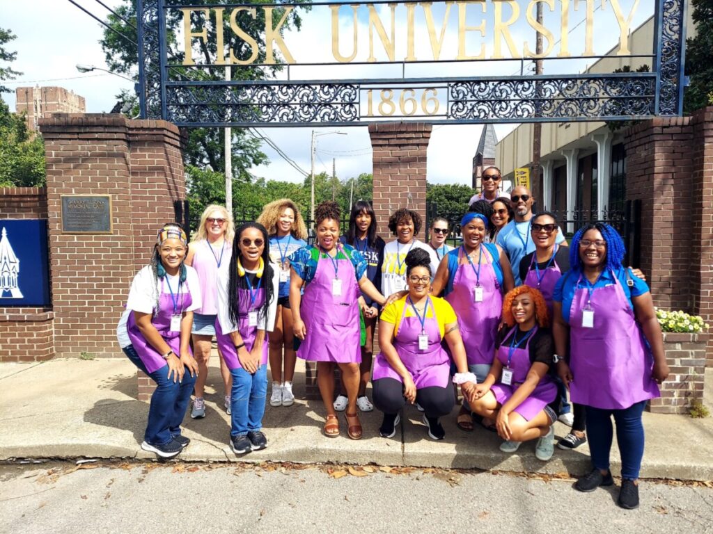 Move-In Day Mafia volunteers at Fisk University. (Photo courtesy of LaTerra Wise)