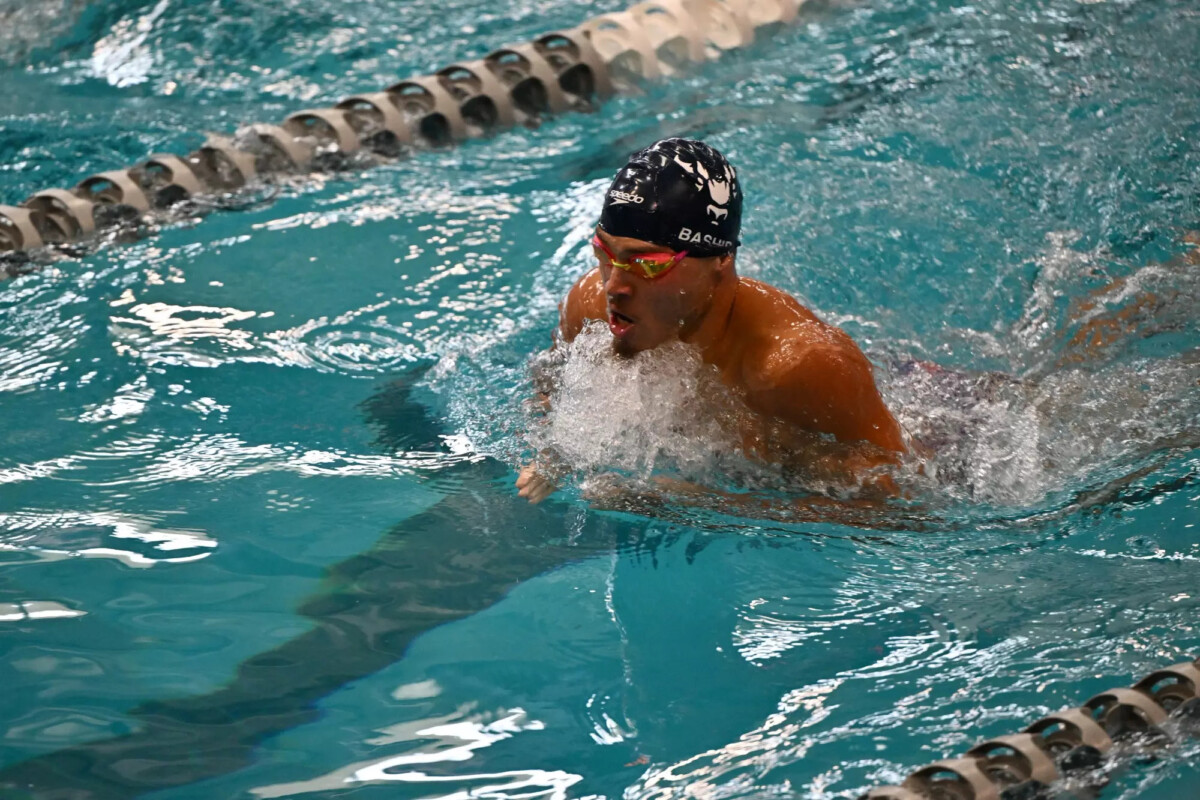 Ameer Bashir competing at Battle at the Burr at John H. Burr Gymnasium on Oct. 10. (Photo courtesy of HU Bison)